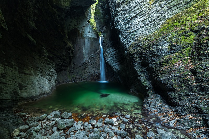 Водопад Козьяк, спрятанный в пещере, Словения