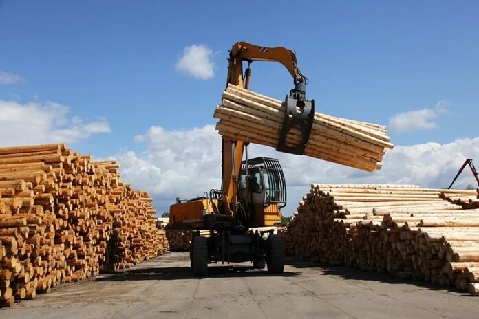Рабочие древесно-обрабатывающей промышленности