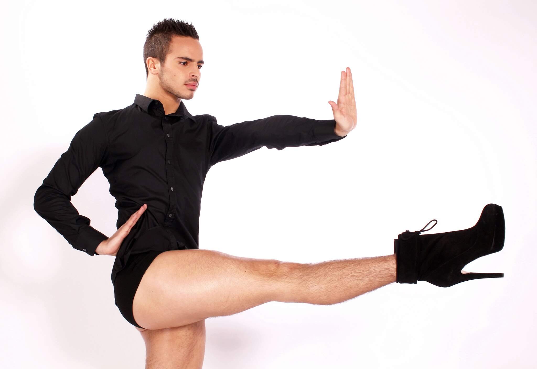 Женские ноги у мужчин. Янис Маршал танцор. Хай Хиллс танцоры. Янис танцор на каблуках.