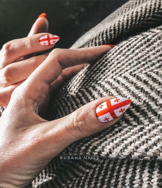 Projekt czerwonych paznokci 2021: zdjęcia modnego i stylowego manicure