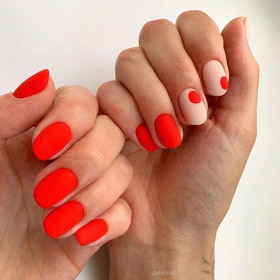 Красные ногти дизайн 2021: фото модного и стильного маникюра