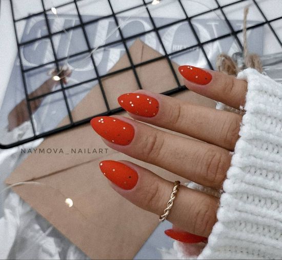 Design unghie rosse 2021: foto di manicure alla moda ed eleganti