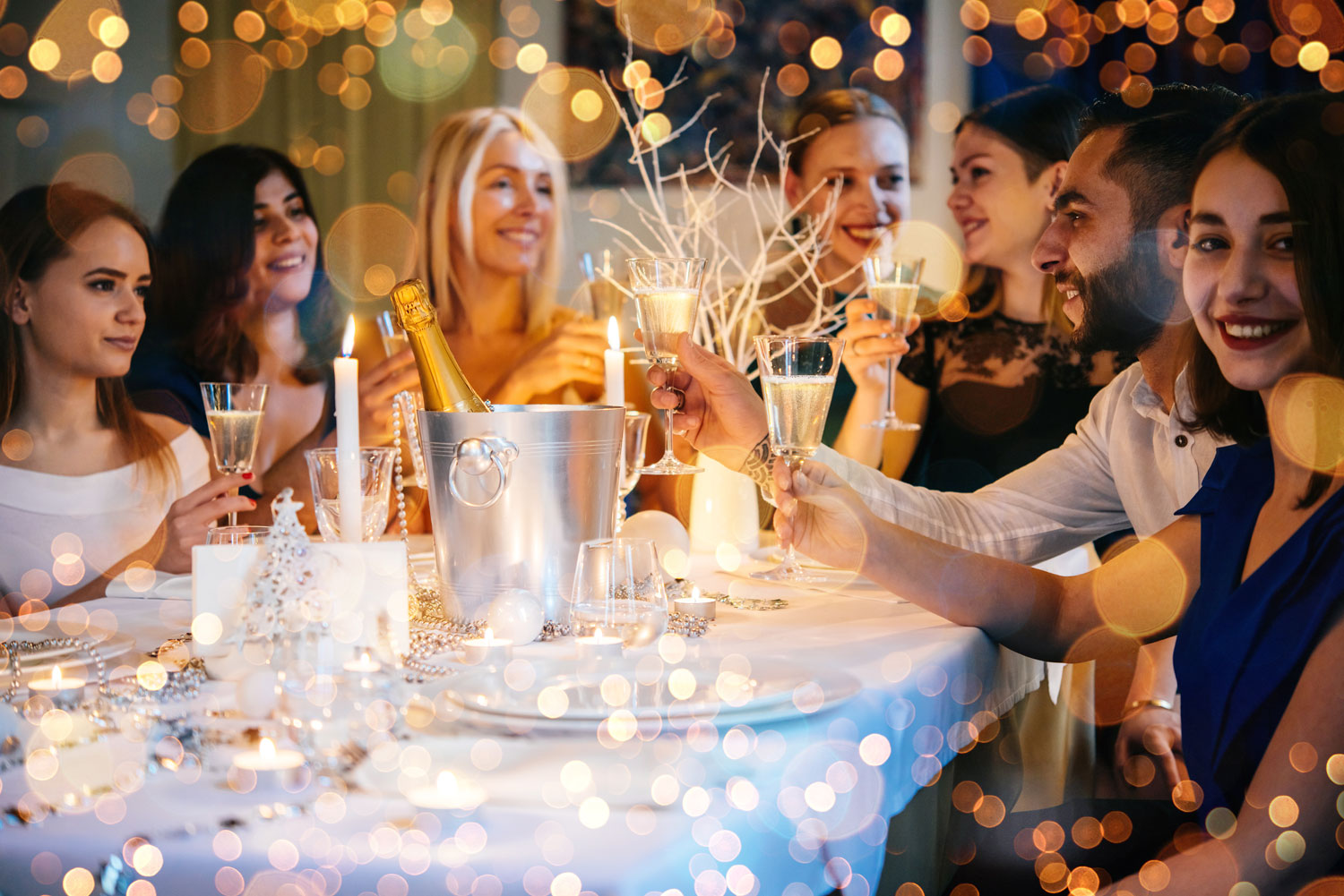 Divertidas predicciones de Año Nuevo para fiestas corporativas.