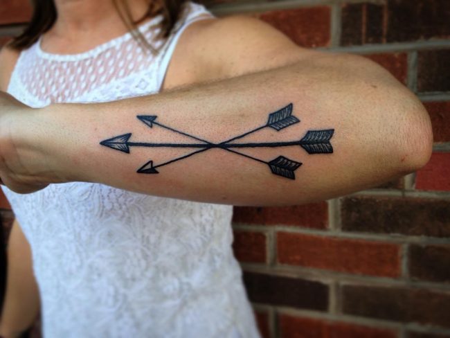 стрелка татуировки