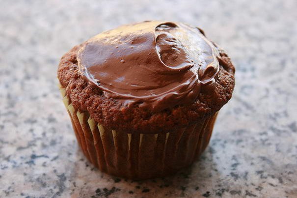 Нутелла на маффине Nutella On Muffin
