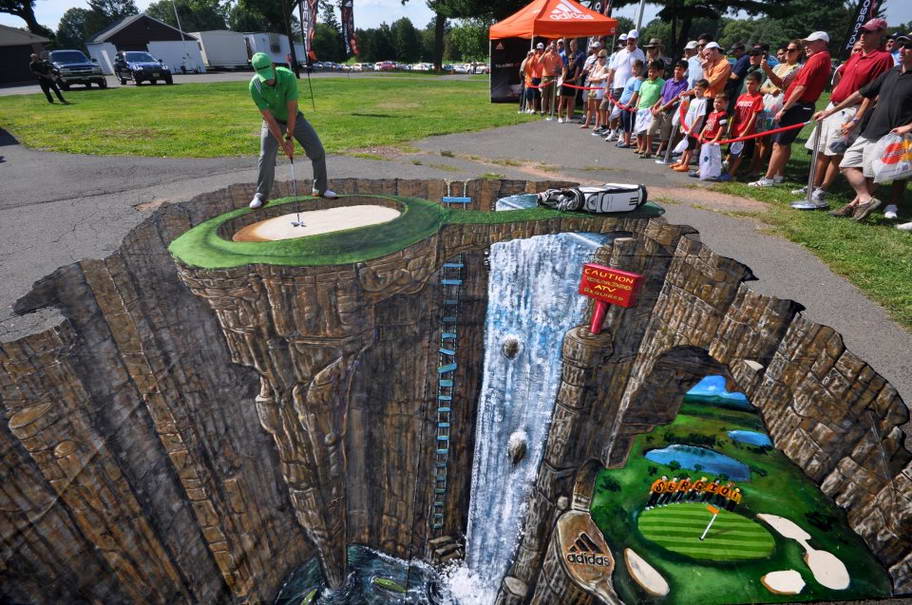 Гольфист на тротуаре Golfer